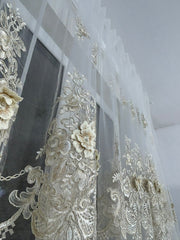 Perdea alba cu design auriu Perdele de Poveste