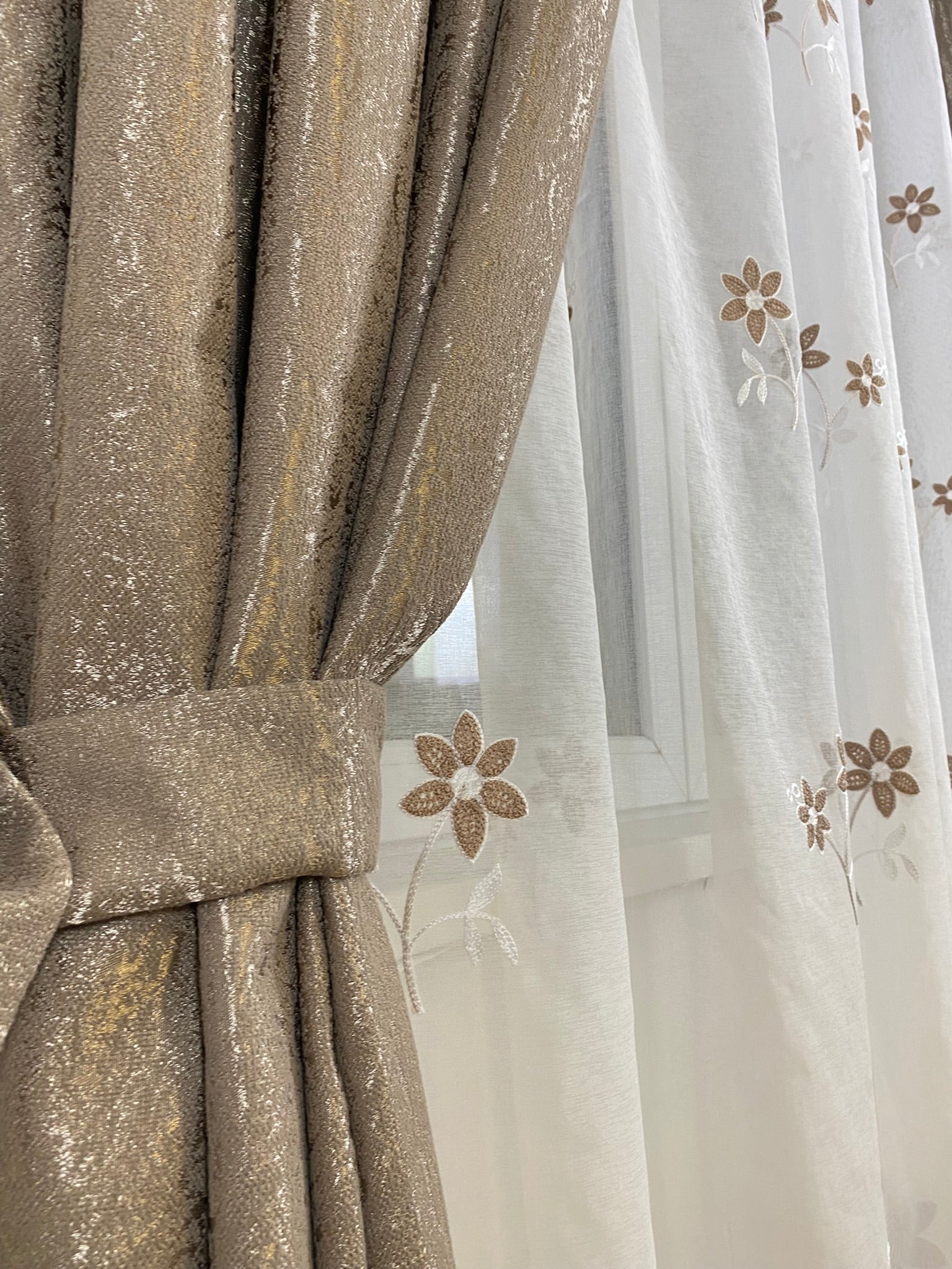 Draperie crem\capucino model nisip Perdele de Poveste