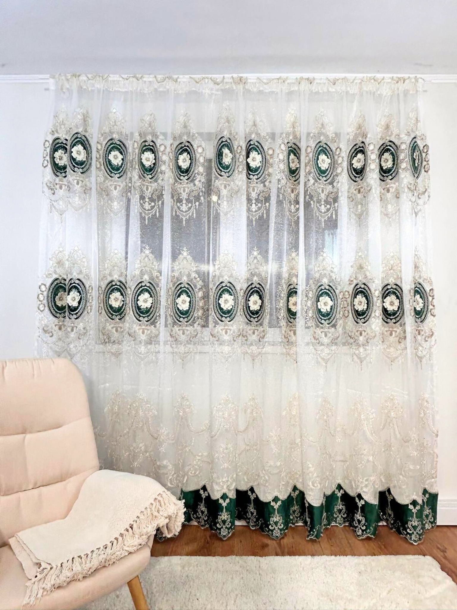 Perdea 3D cu bordura de Catifea verde smarald de la Perdele de Poveste