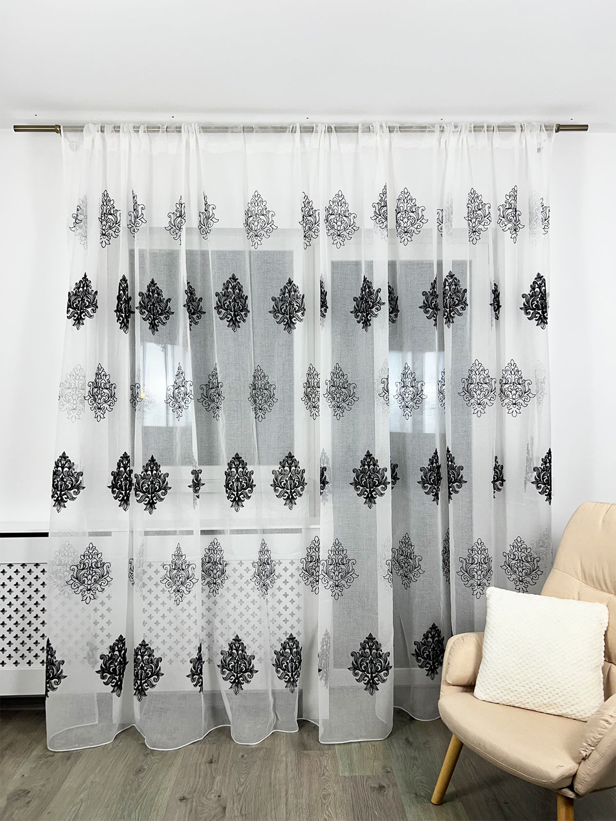 Perdea albă Baroc cu broderie neagră Perdele de Poveste