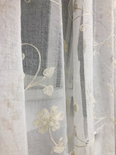 Perdea Brodată albă din in model floral alb Perdele de Poveste