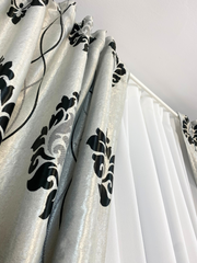 Draperie Blackout Gri cu Ornamente Negre Perdele de Poveste