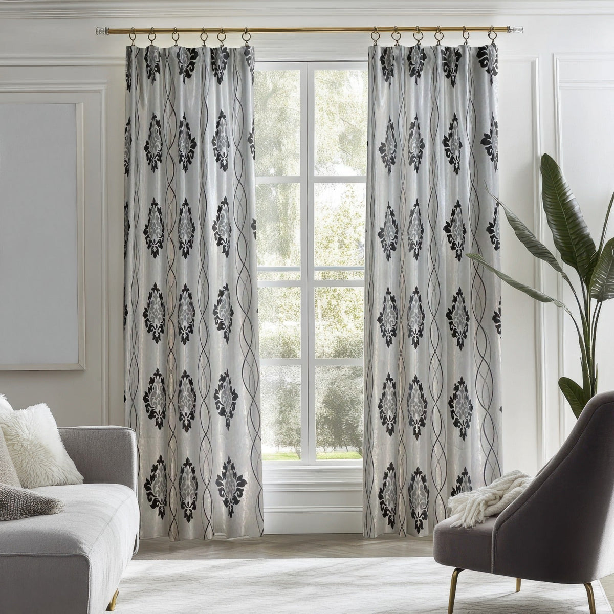 Draperie Blackout Gri cu Ornamente Negre Perdele de Poveste