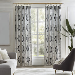 Draperie Blackout Gri cu Ornamente Negre Perdele de Poveste