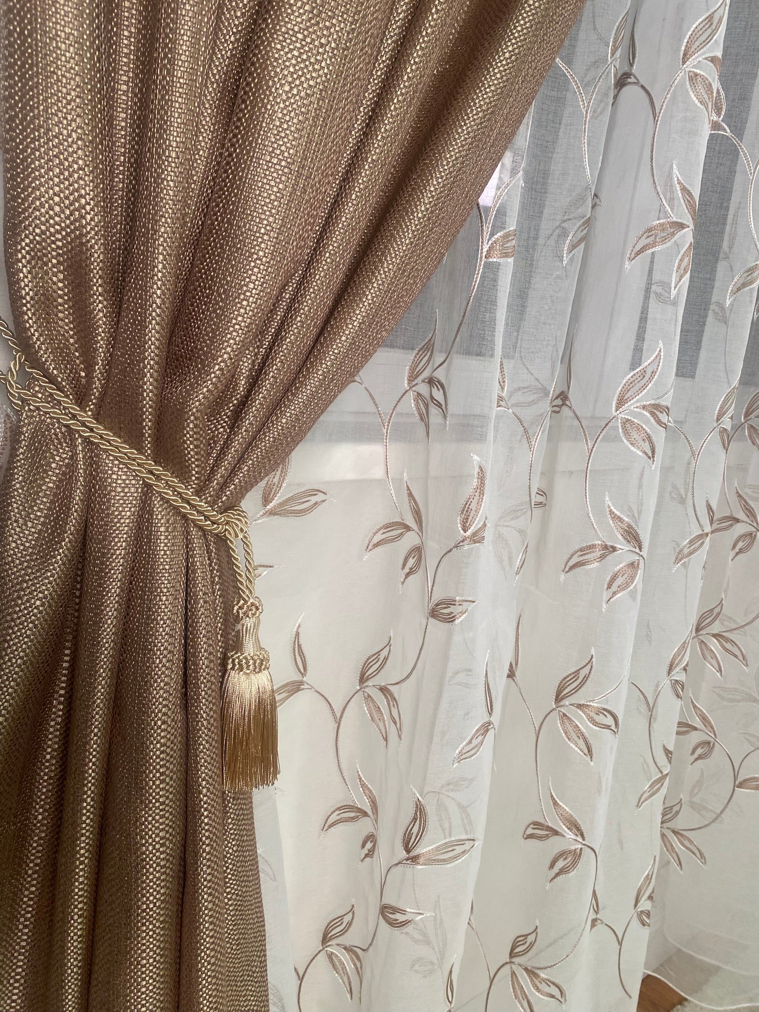 Perdea alba tip in model crem cod 2087 Perdele de Poveste
