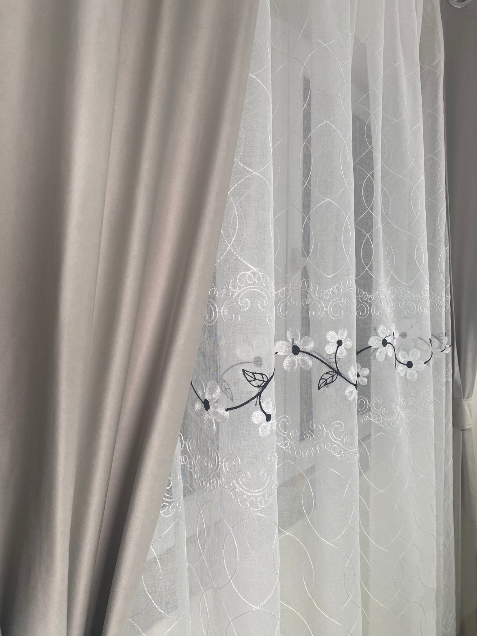 Set Perdea si Draperie Catifea Premium Ina Perdele de Poveste