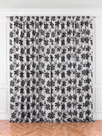 Draperie Blackout gri argintiu cu flori negre Perdele de Poveste