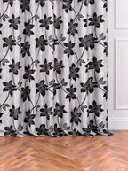 Draperie Blackout gri argintiu cu flori negre Perdele de Poveste