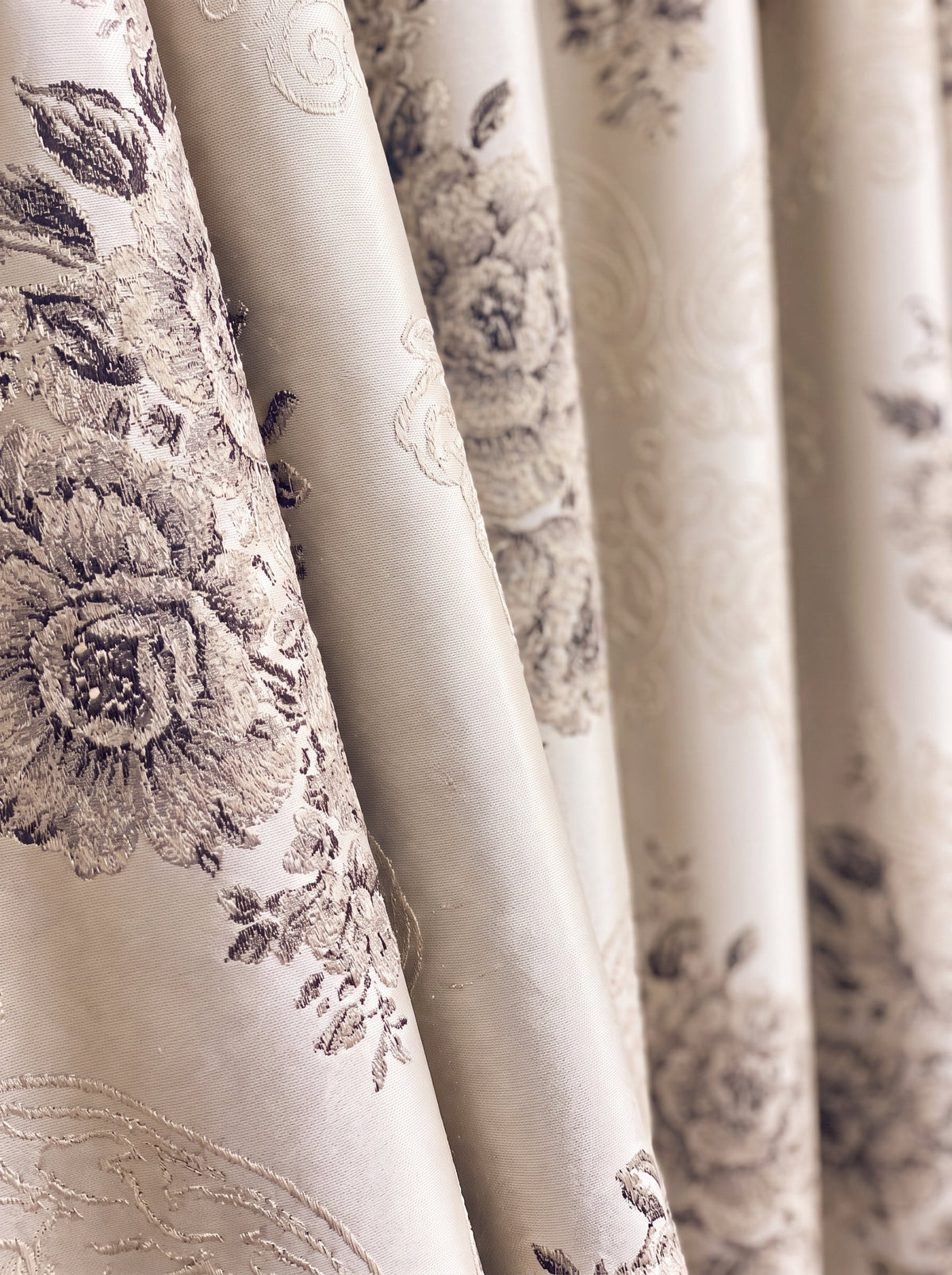 Draperie Blackout model Baroc crem Perdele de Poveste
