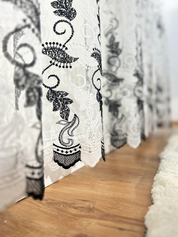 Perdea alba cu broderie alb negru Perdele de Poveste