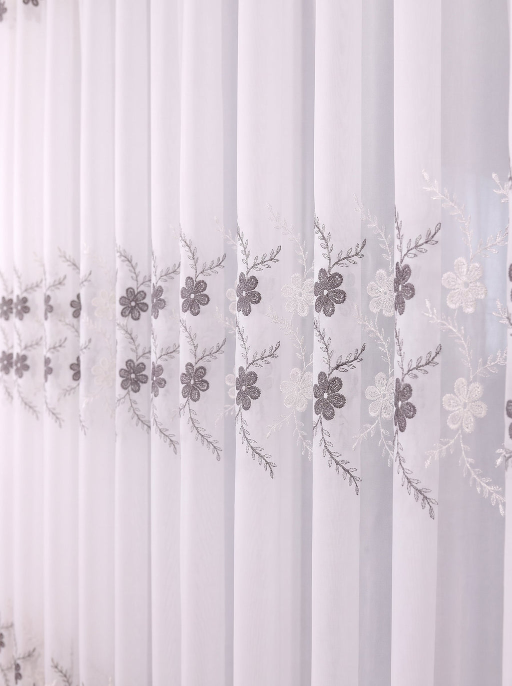 Perdea Camelia · broderie florală gri Perdele de Poveste