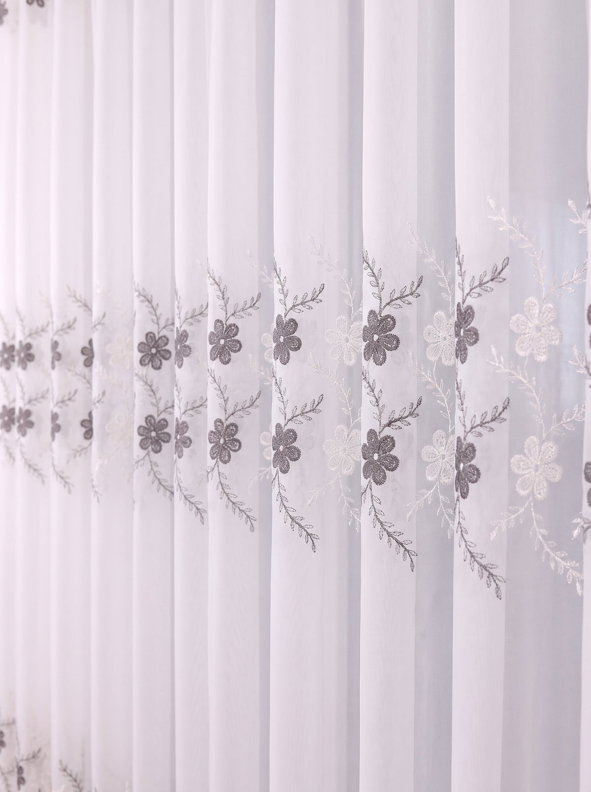 Perdea Camelia · broderie florală gri Perdele de Poveste