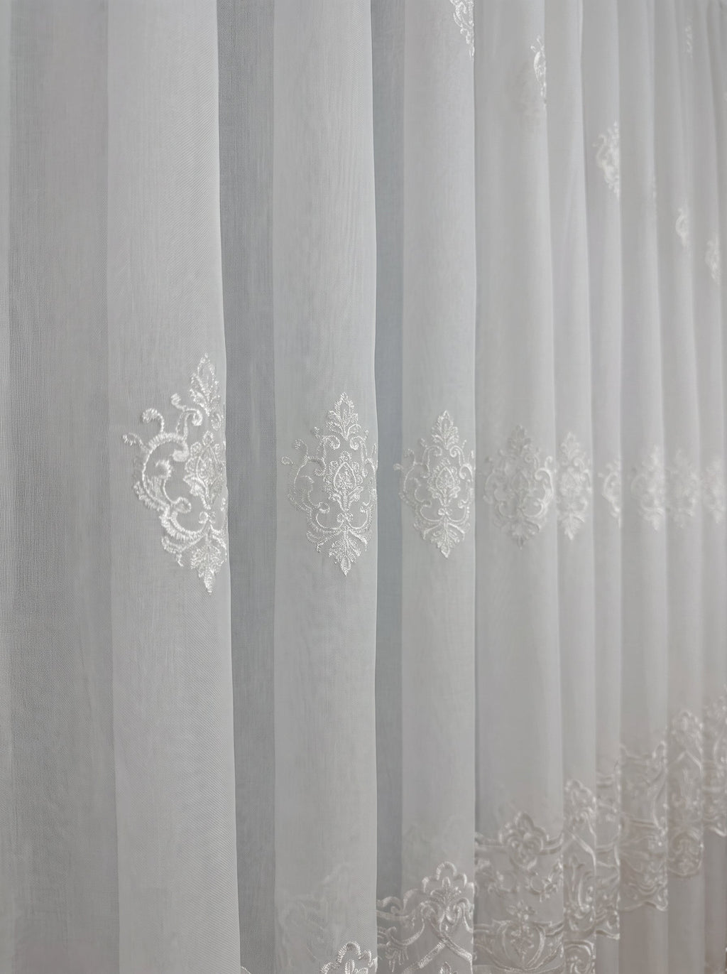 Perdea Florenza · broderie medalion complexă Perdele de Poveste