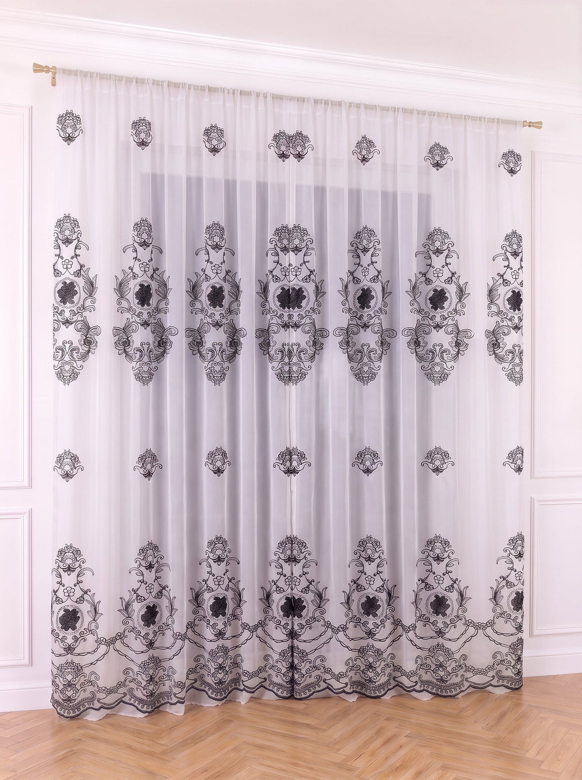 Perdea In Natur – broderie neagră florală Perdele de Poveste
