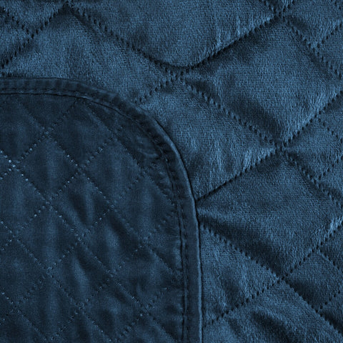 Cuvertură de pat din catifea, matlasată prin presare la cald în model geometric bleumarin LUIZ 3 Perdele de Poveste