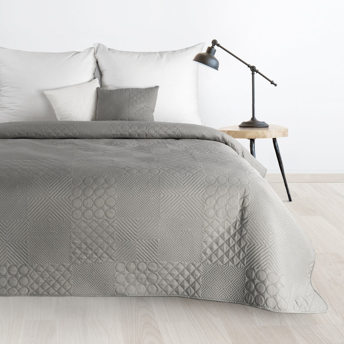 Cuvertură de Pat cu un motiv patchwork presat la cald argintiu BONI Perdele de Poveste