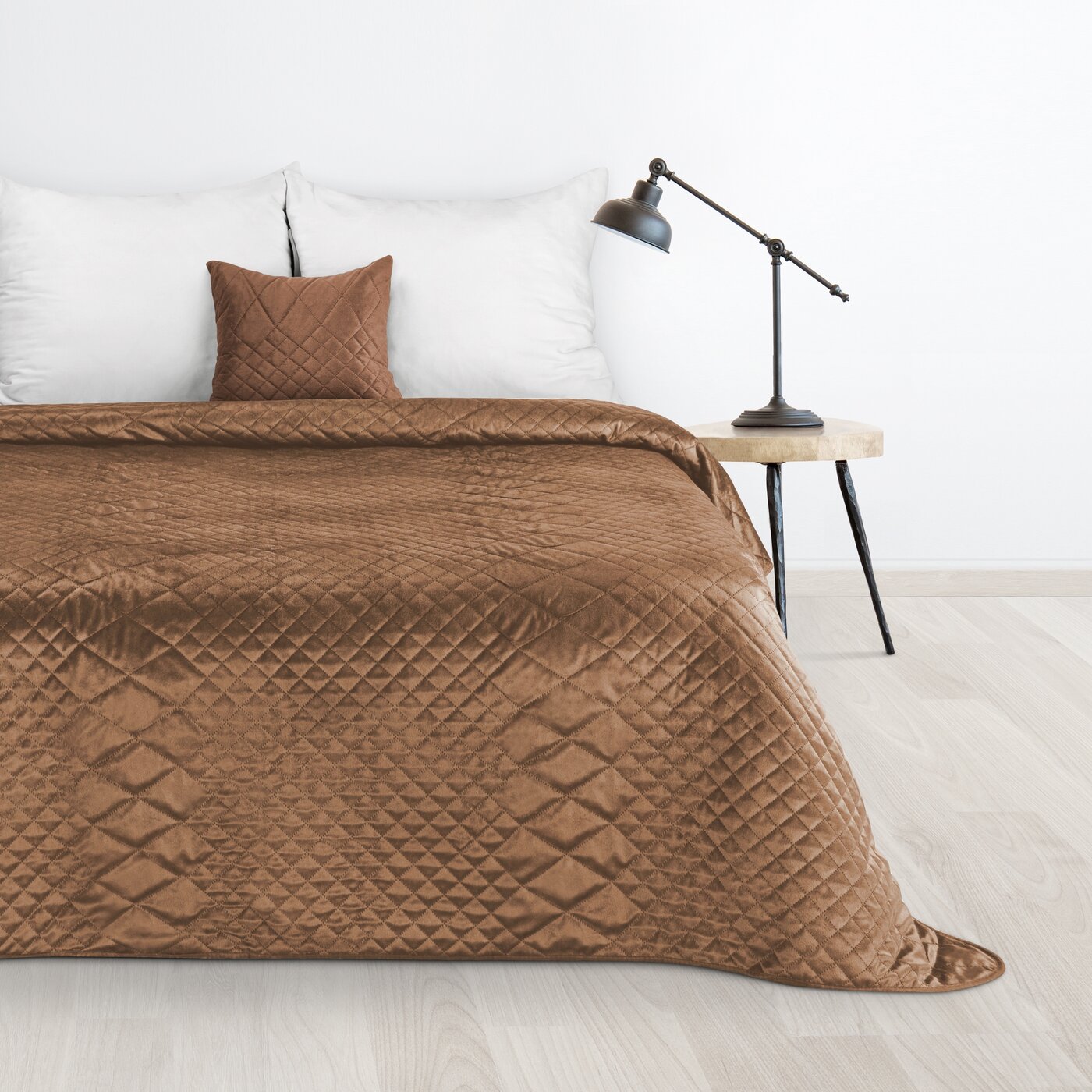 Cuvertură de pat din catifea, matlasată prin presare la cald în model geometric roșu cărămidă LUIZ 3 Perdele de Poveste