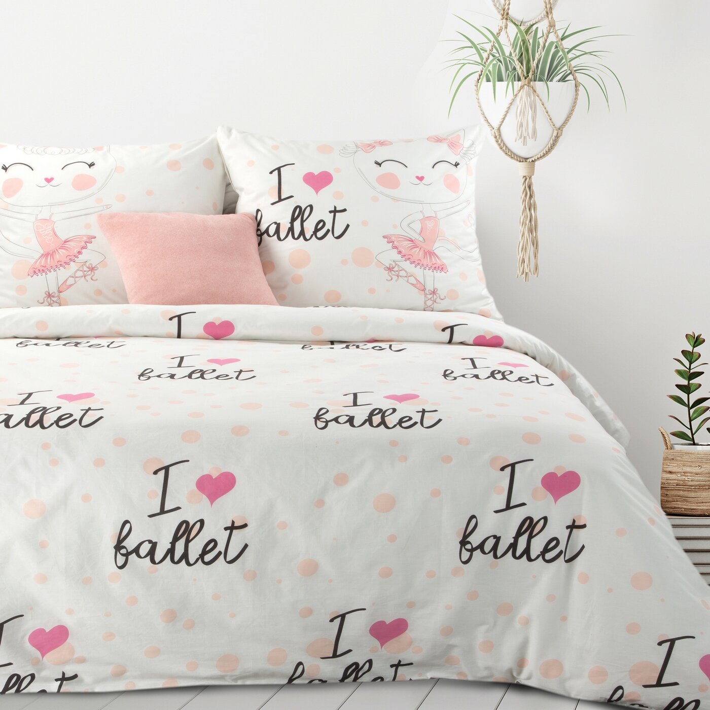 Lenjerie de Pat pentru copii din bumbac cu motiv de balerini si inimioare multicolor KIDS 01 Perdele de Poveste