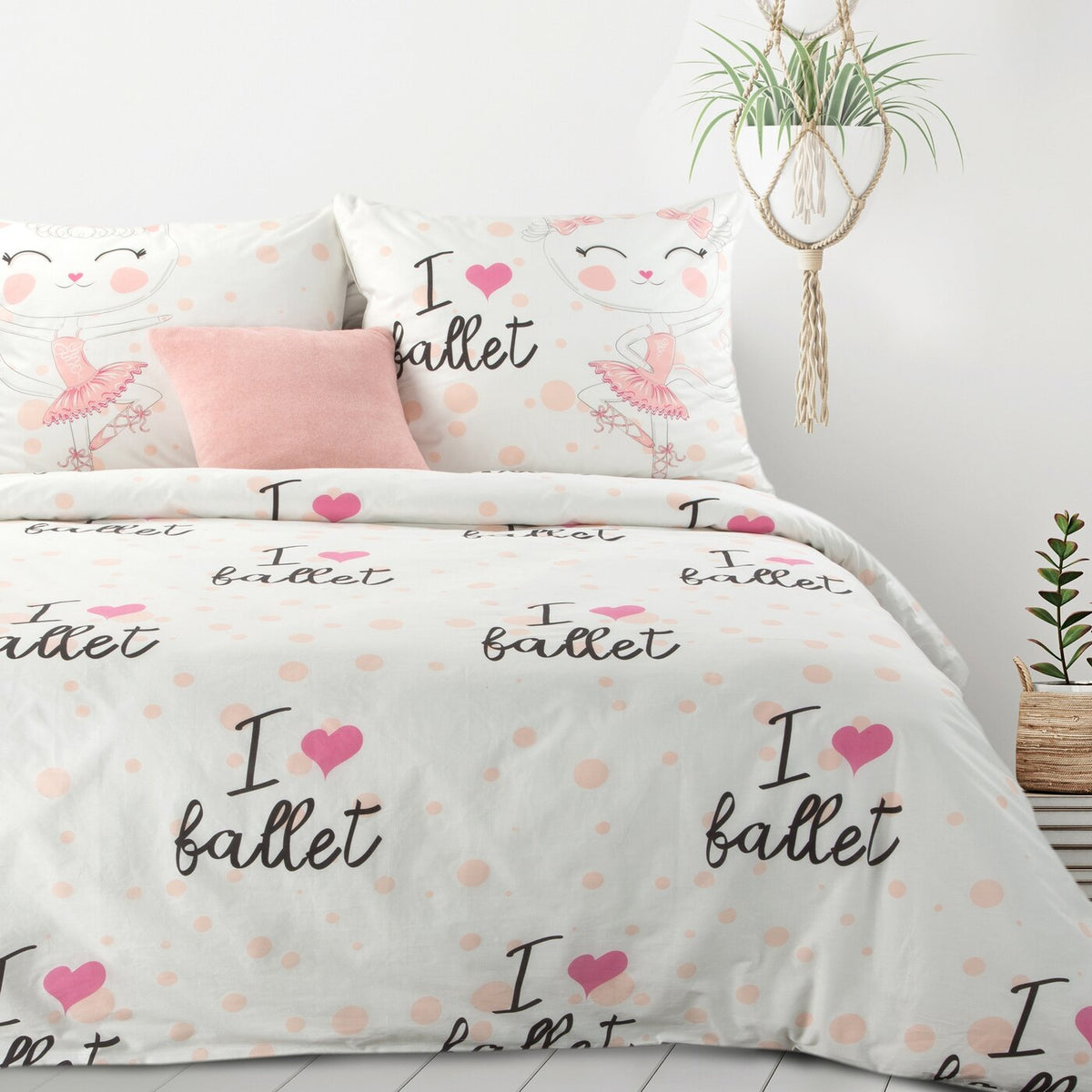 Lenjerie de Pat pentru copii din bumbac cu motiv de balerini si inimioare multicolor KIDS 01 Perdele de Poveste
