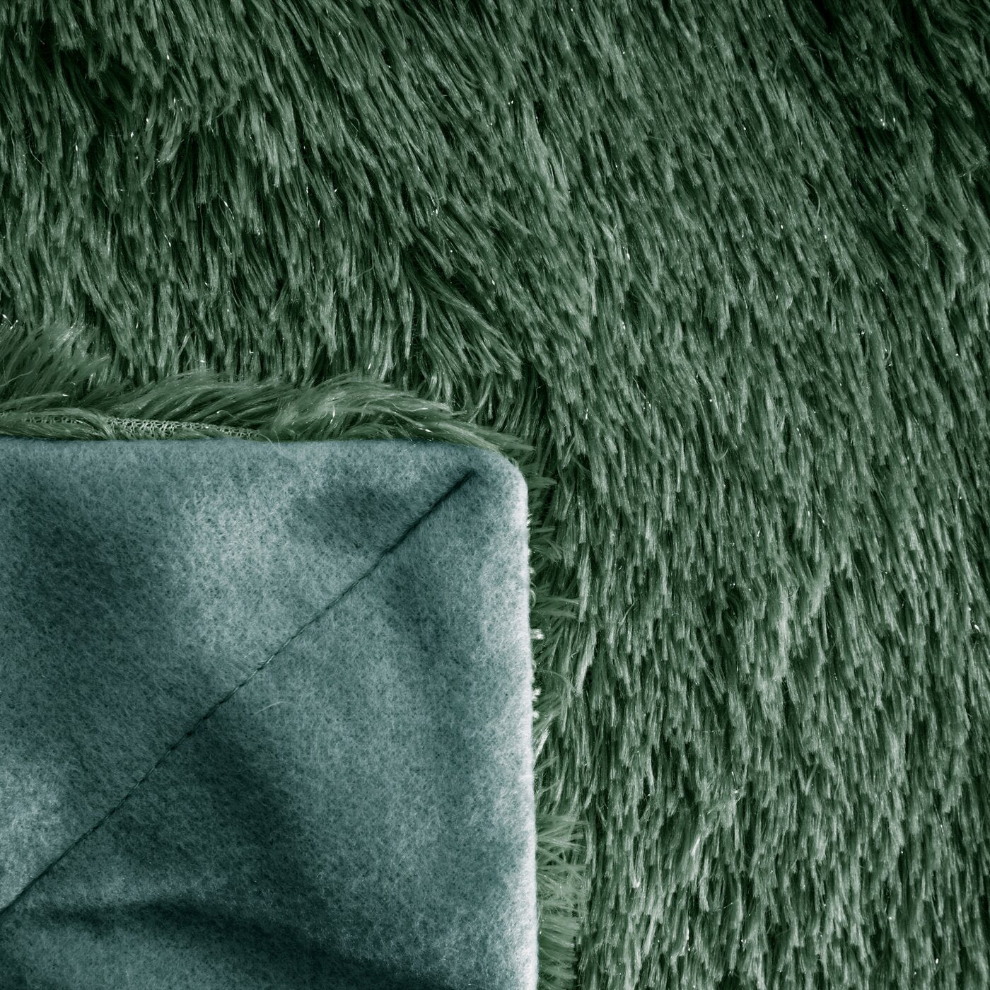 Pătură cu structură din blană moale cu fir argintiu verde inchis TIFFANY Perdele de Poveste