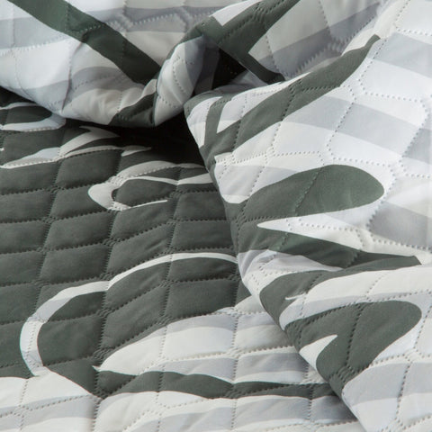 Cuvertură de pat matlasată pentru tineret alb, argintiu ALVA Perdele de Poveste